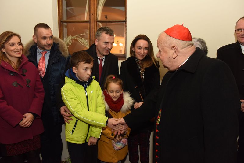 Wspólne kolędowanie z Księdzem Kardynałem i Arturem Koziołem