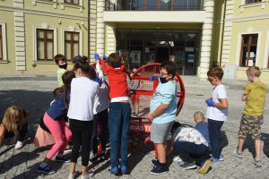 zbieranie nakrętek dla chorych dzieci Wieliczka mediateka